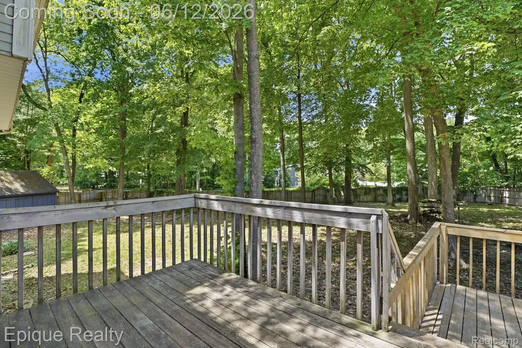 825 Summer Creek Court SE Kentwood City MI 49508