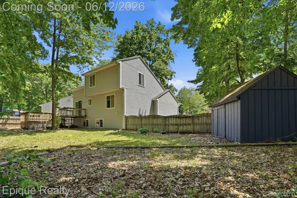 825 Summer Creek Court SE Kentwood City MI 49508