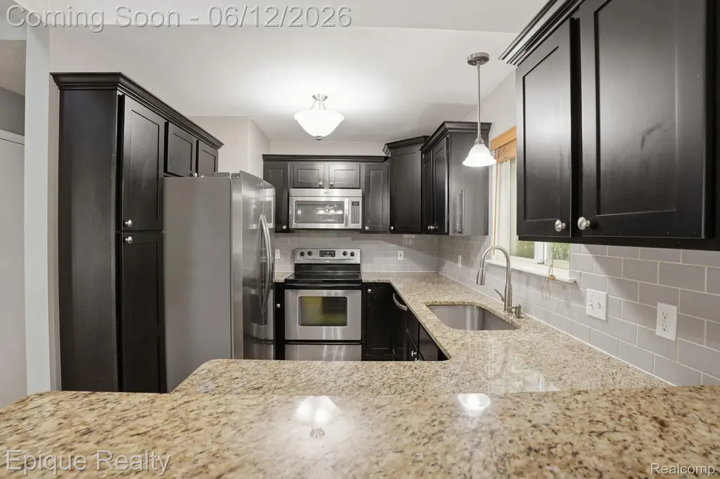 825 Summer Creek Court SE Kentwood City MI 49508