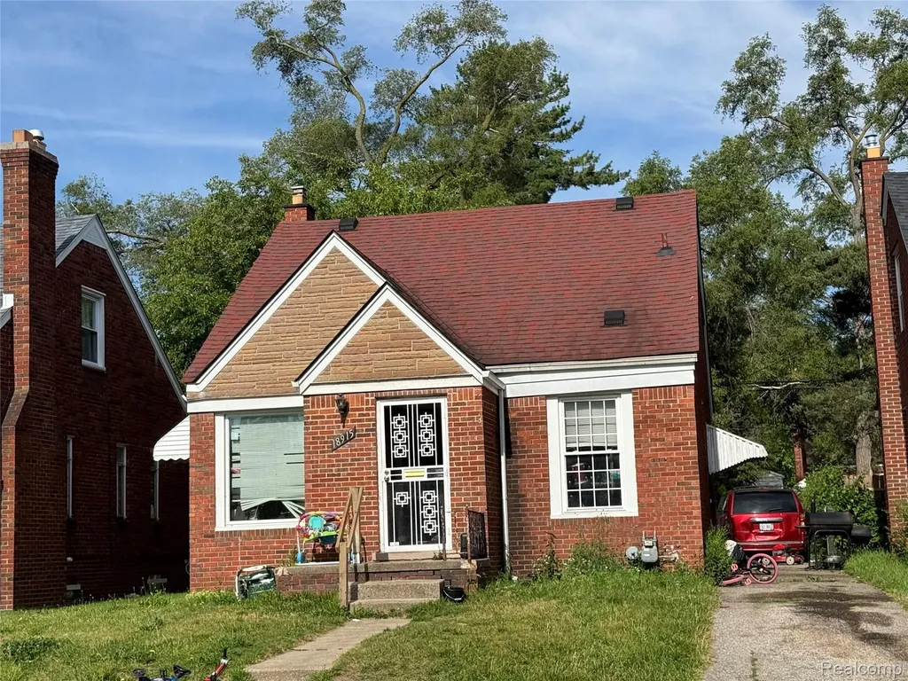 18915 Hamburg Street Detroit City MI 48205