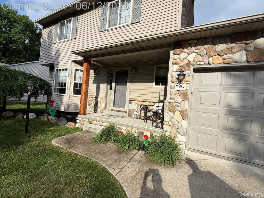 490 Cove View Drive Waterford Charter Township MI 48327