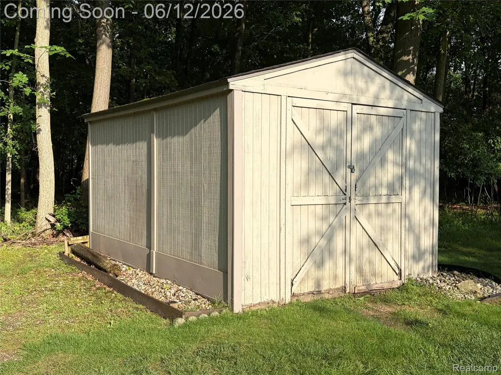 490 Cove View Drive Waterford Charter Township MI 48327