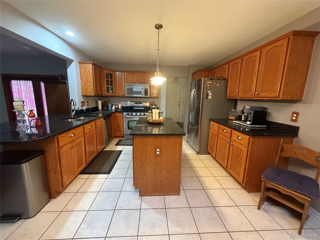 490 Cove View Drive Waterford Charter Township MI 48327