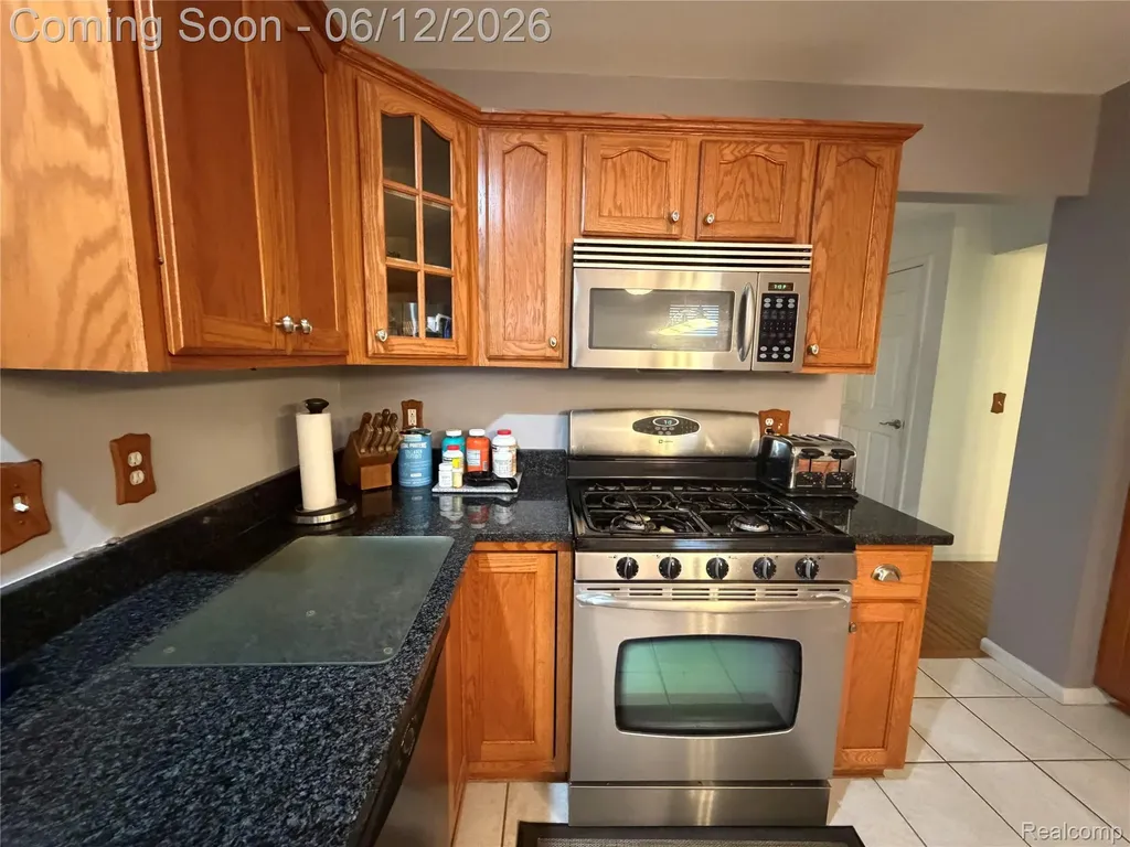 490 Cove View Drive Waterford Charter Township MI 48327