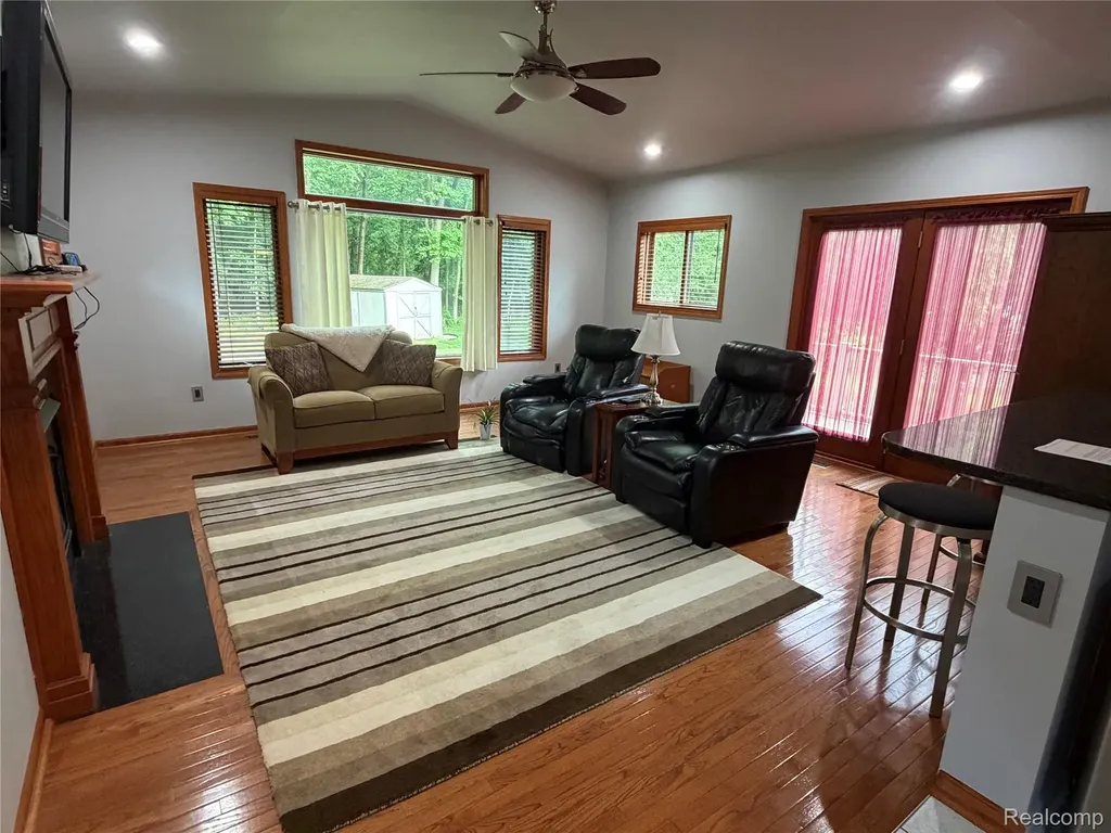 490 Cove View Drive Waterford Charter Township MI 48327