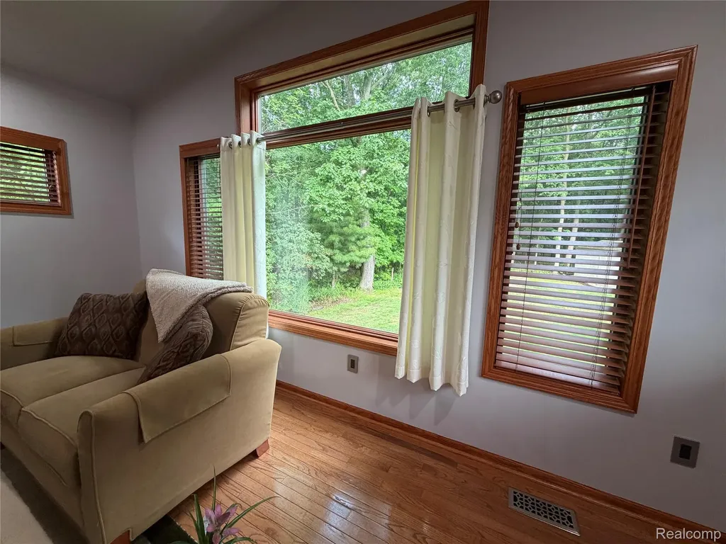 490 Cove View Drive Waterford Charter Township MI 48327