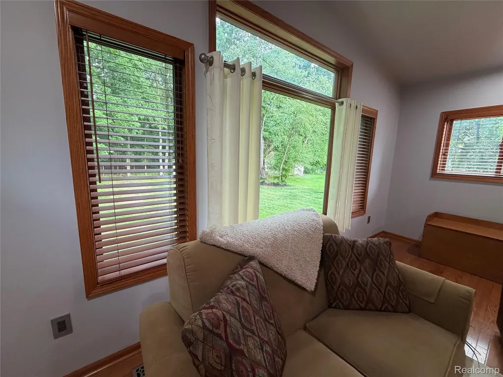 490 Cove View Drive Waterford Charter Township MI 48327