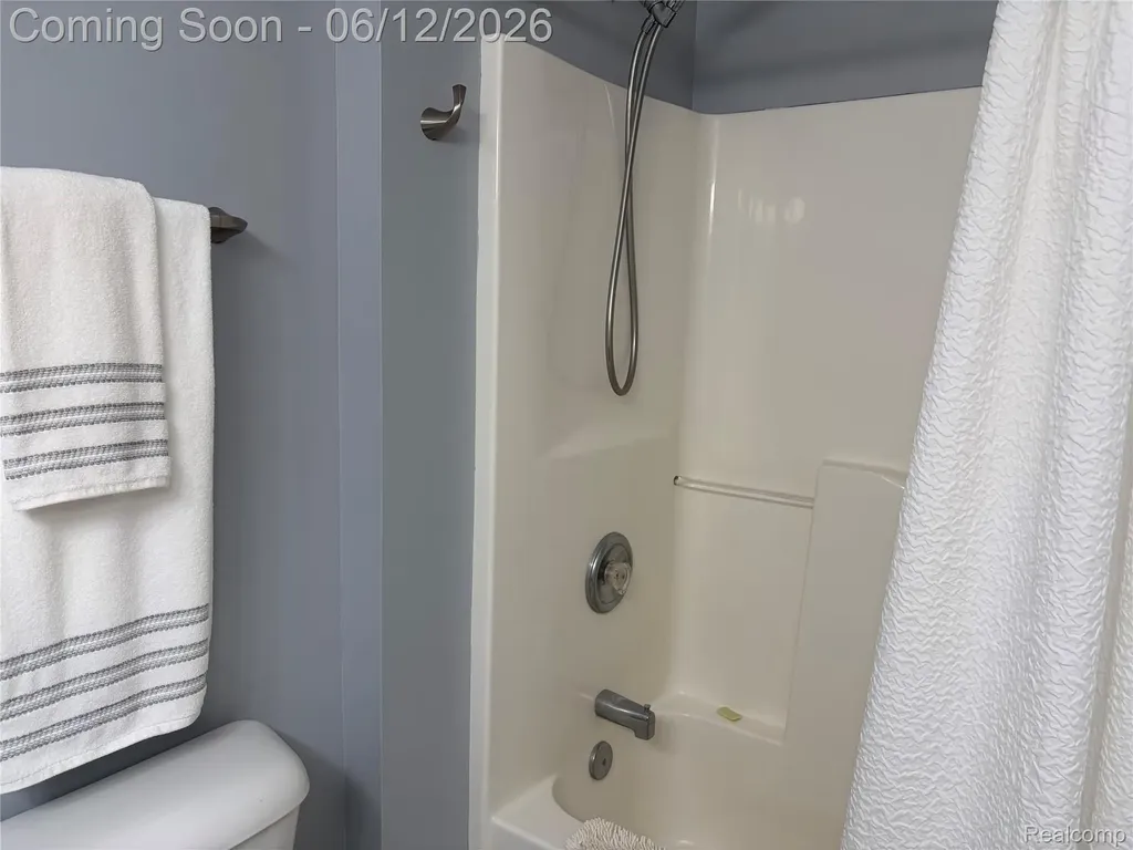 490 Cove View Drive Waterford Charter Township MI 48327