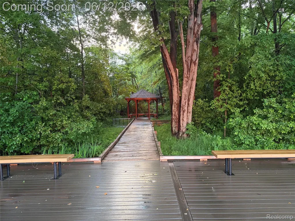 490 Cove View Drive Waterford Charter Township MI 48327