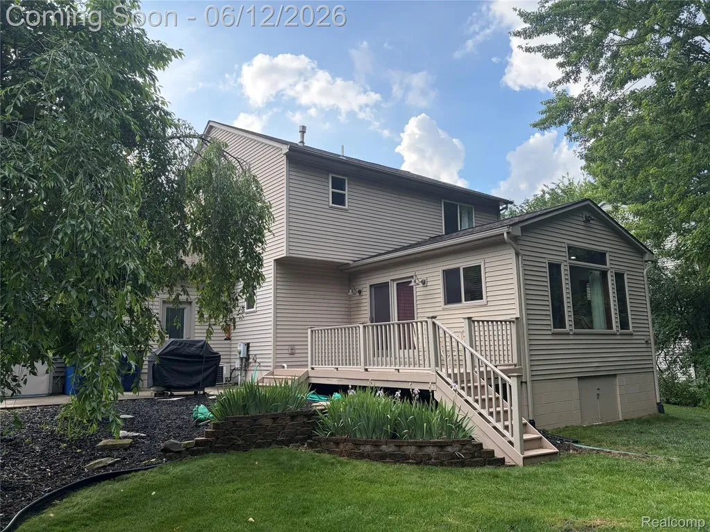 490 Cove View Drive Waterford Charter Township MI 48327