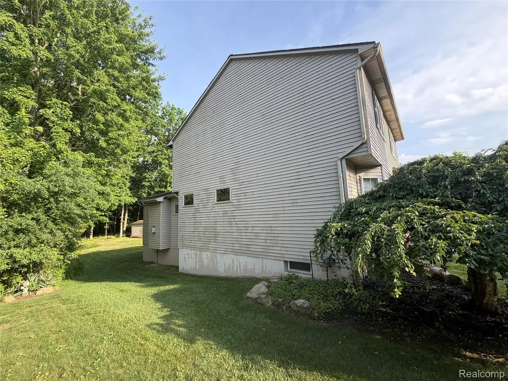 490 Cove View Drive Waterford Charter Township MI 48327