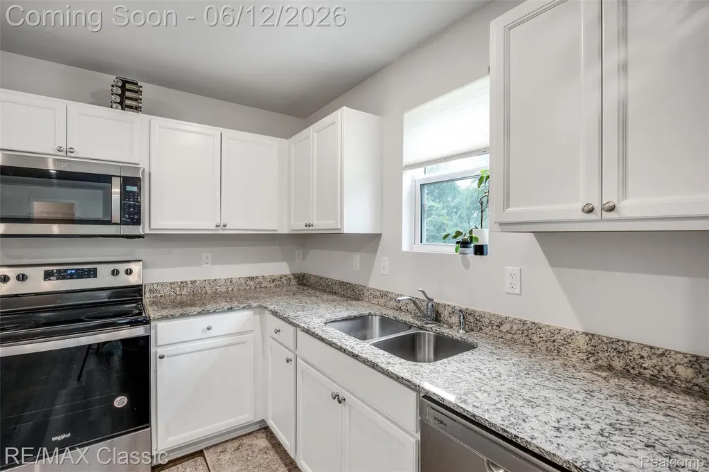33506 Carly Court Westland City MI 48186