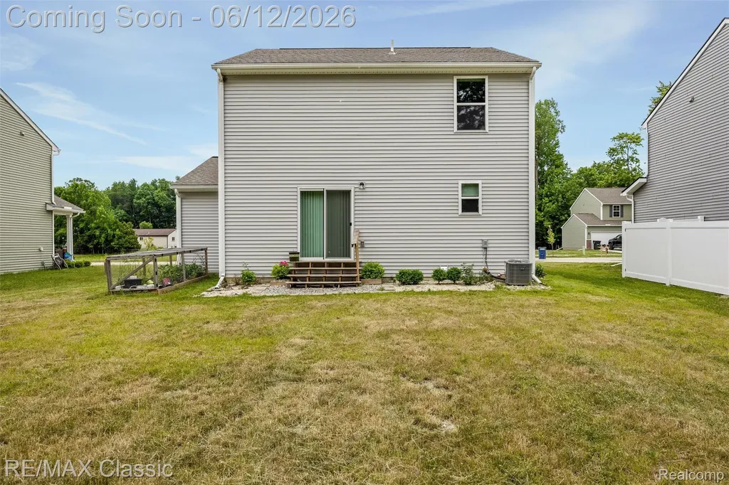 33506 Carly Court Westland City MI 48186