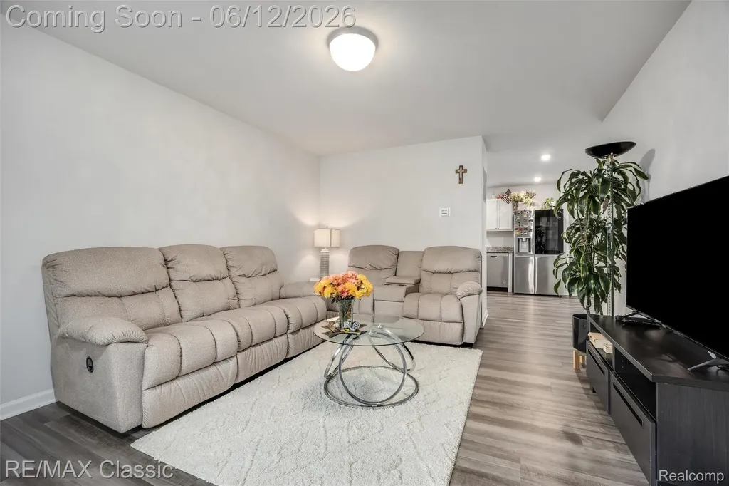 33506 Carly Court Westland City MI 48186