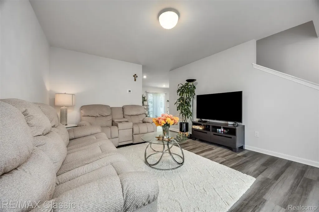 33506 Carly Court Westland City MI 48186