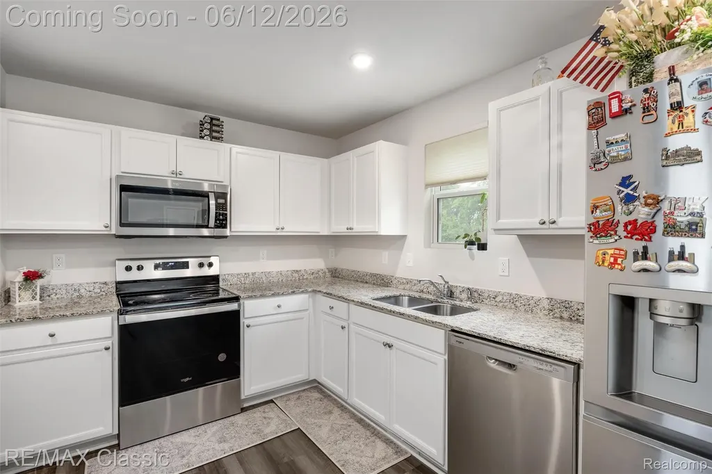 33506 Carly Court Westland City MI 48186