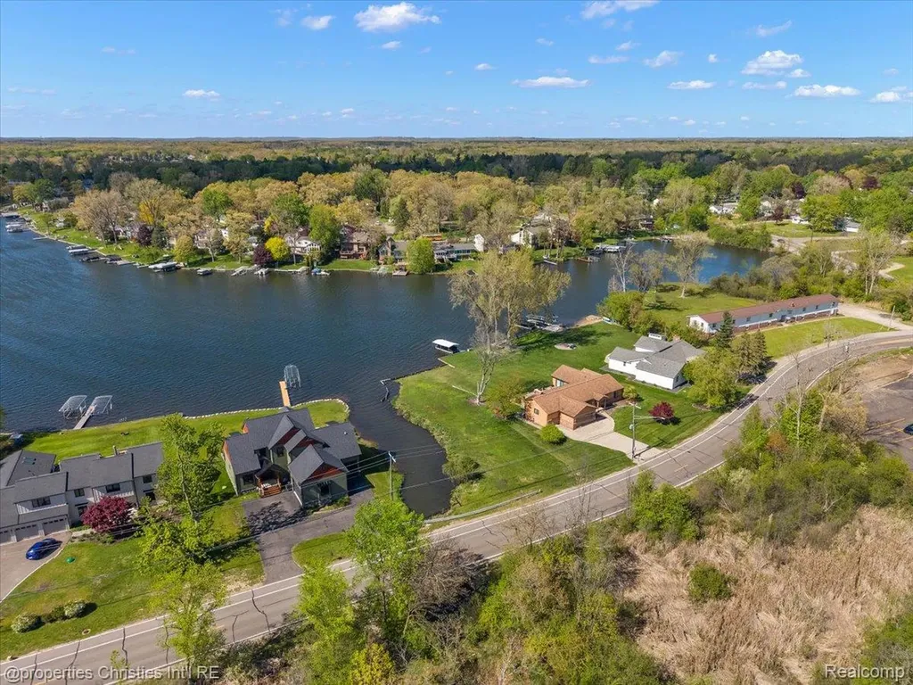 188 Wolverine Drive Wolverine Lake Village MI 48390