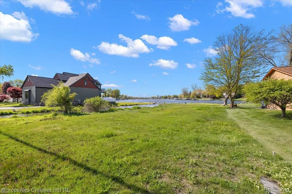 188 Wolverine Drive Wolverine Lake Village MI 48390