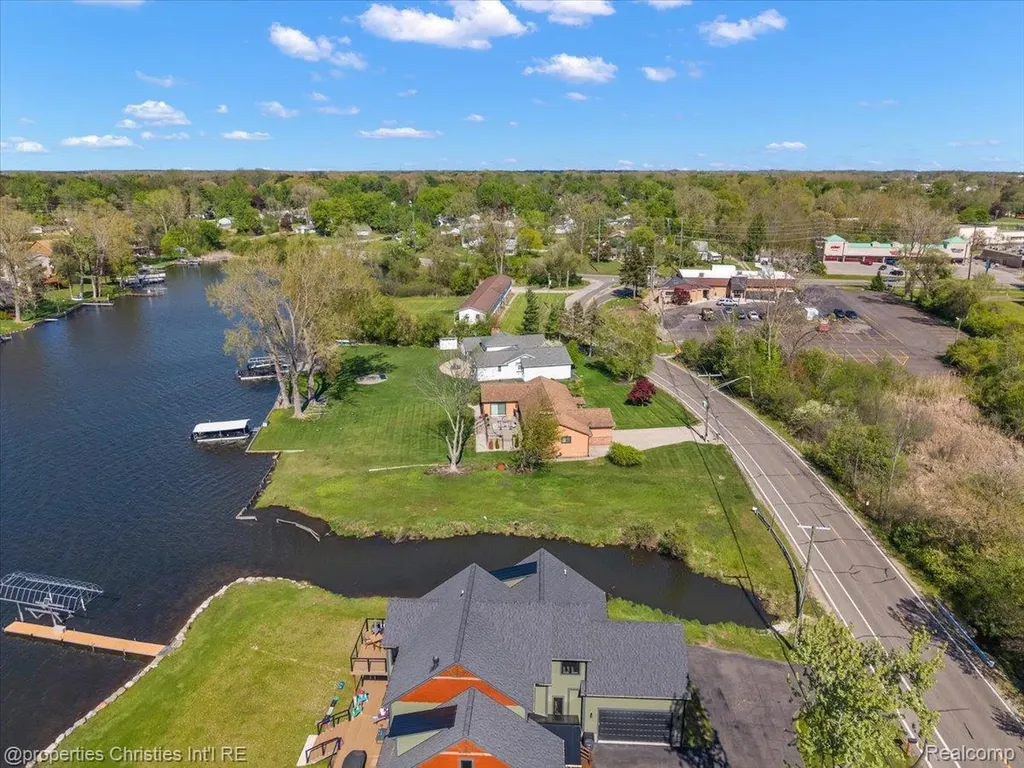 188 Wolverine Drive Wolverine Lake Village MI 48390