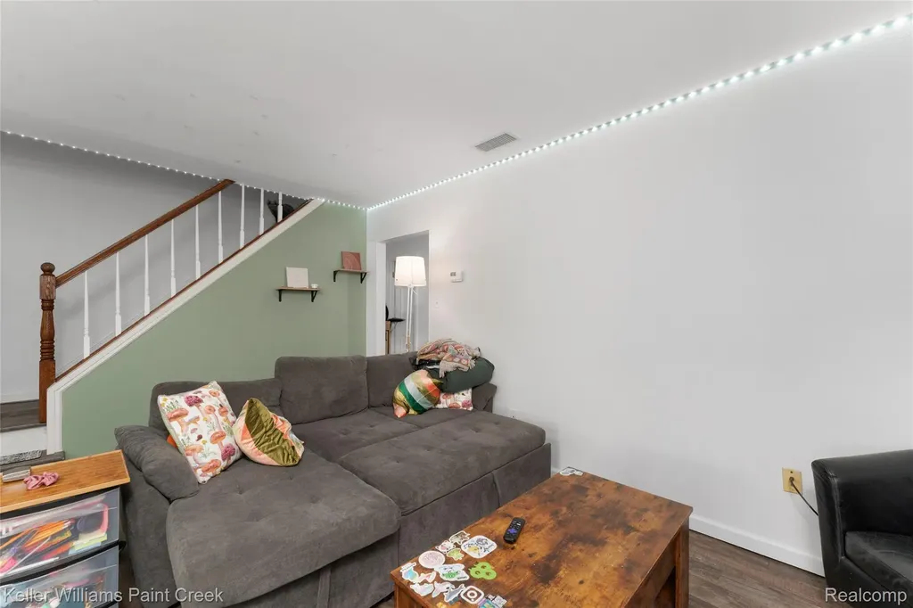1129 Marquette Court Rochester Hills City MI 48307