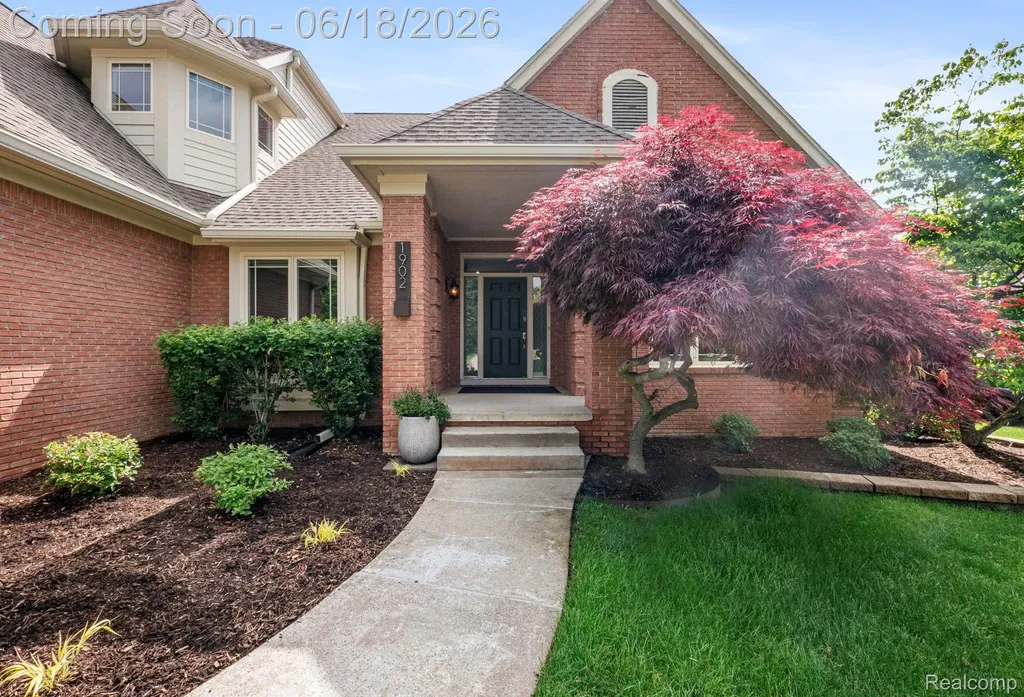 1902 Grayslake Drive Rochester Hills City MI 48306