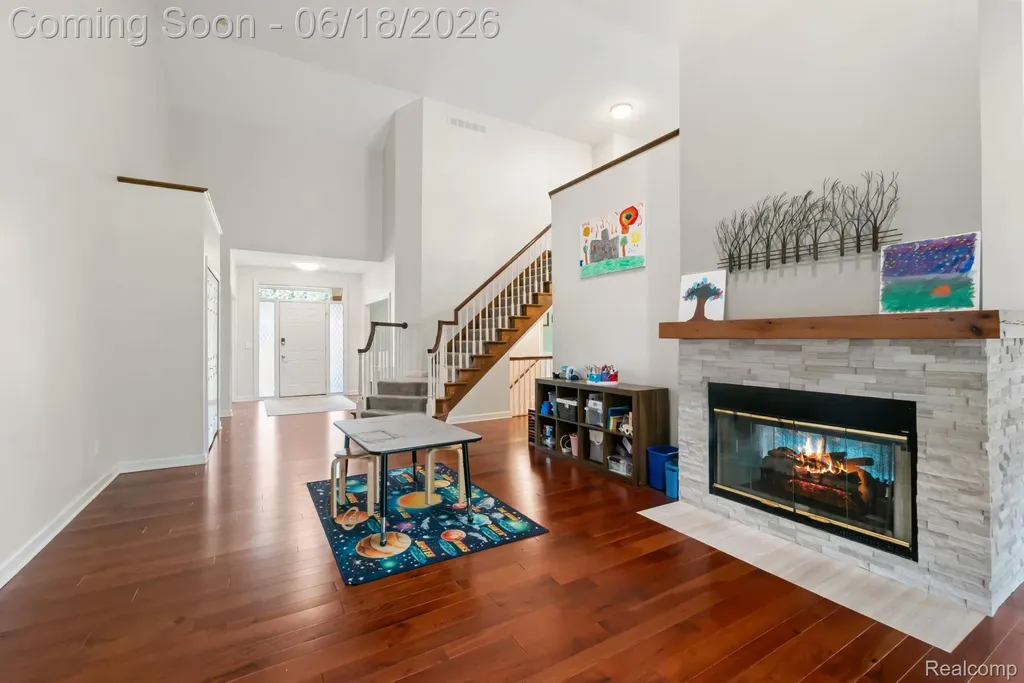 1902 Grayslake Drive Rochester Hills City MI 48306