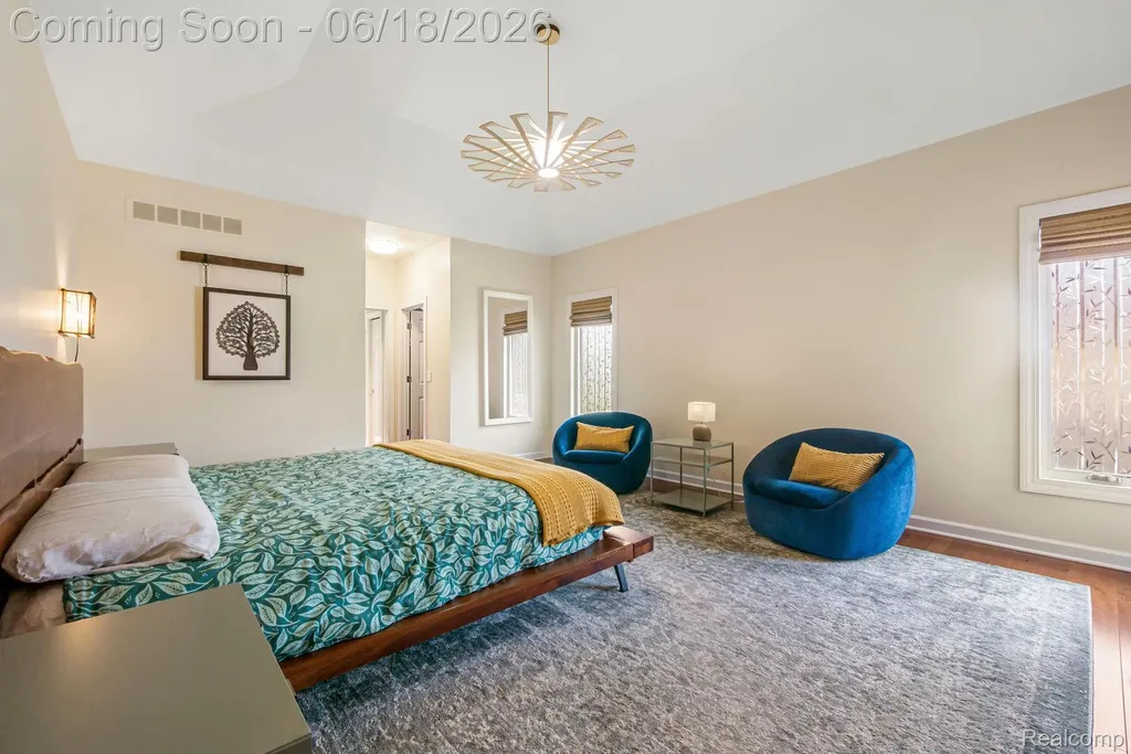1902 Grayslake Drive Rochester Hills City MI 48306