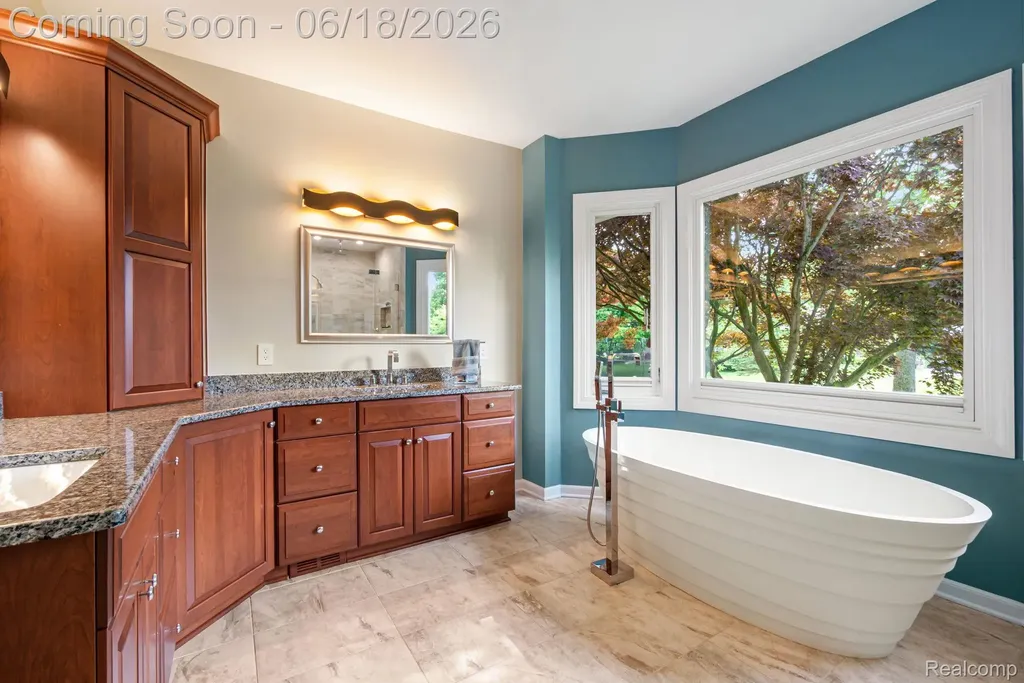 1902 Grayslake Drive Rochester Hills City MI 48306