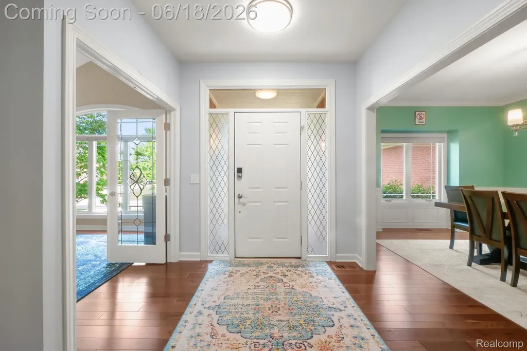1902 Grayslake Drive Rochester Hills City MI 48306