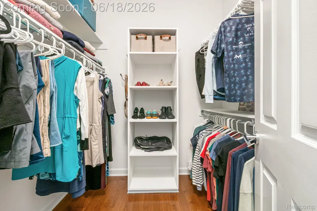 1902 Grayslake Drive Rochester Hills City MI 48306