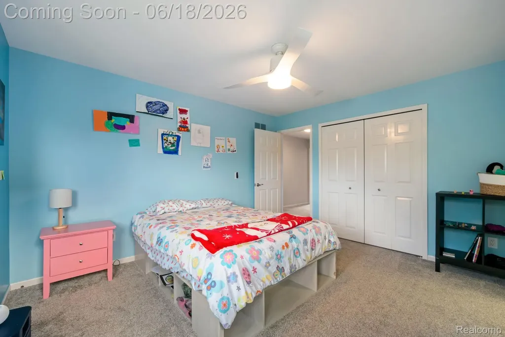 1902 Grayslake Drive Rochester Hills City MI 48306