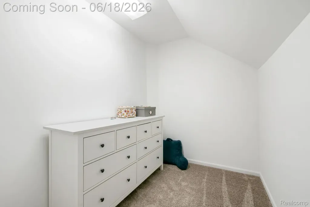 1902 Grayslake Drive Rochester Hills City MI 48306