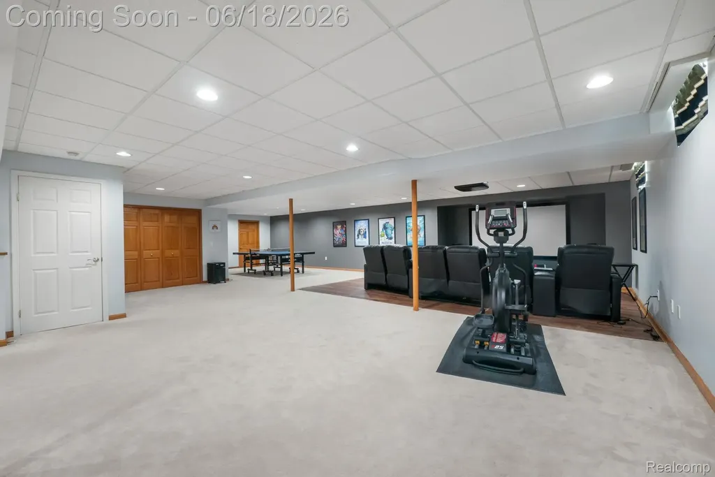 1902 Grayslake Drive Rochester Hills City MI 48306