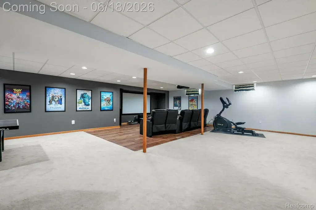 1902 Grayslake Drive Rochester Hills City MI 48306