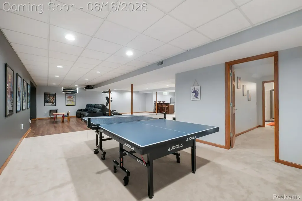 1902 Grayslake Drive Rochester Hills City MI 48306
