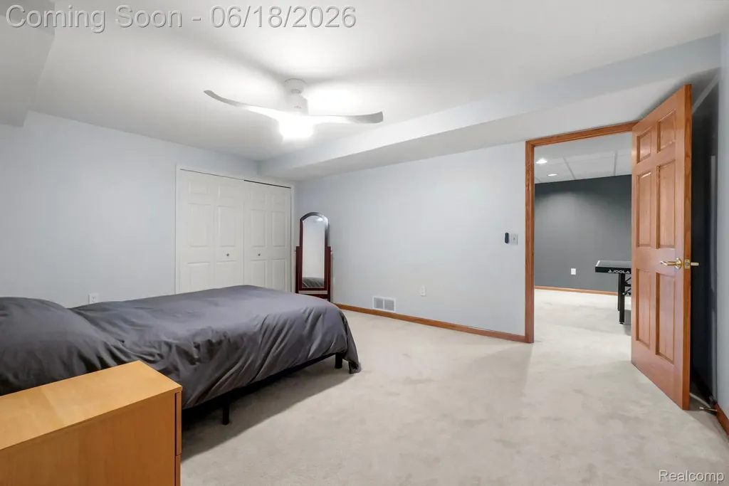 1902 Grayslake Drive Rochester Hills City MI 48306