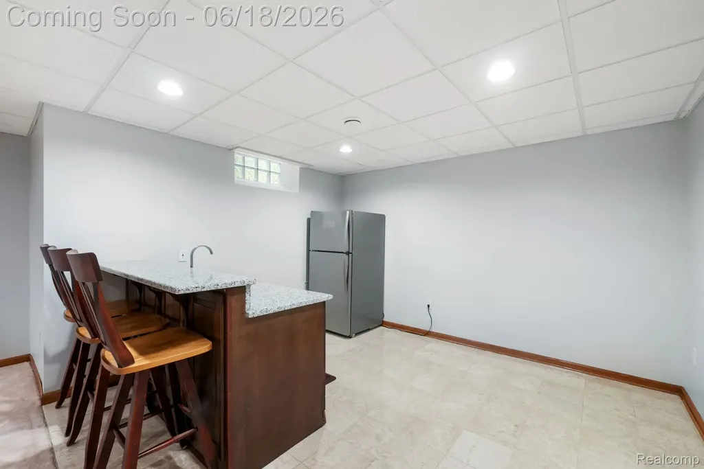 1902 Grayslake Drive Rochester Hills City MI 48306