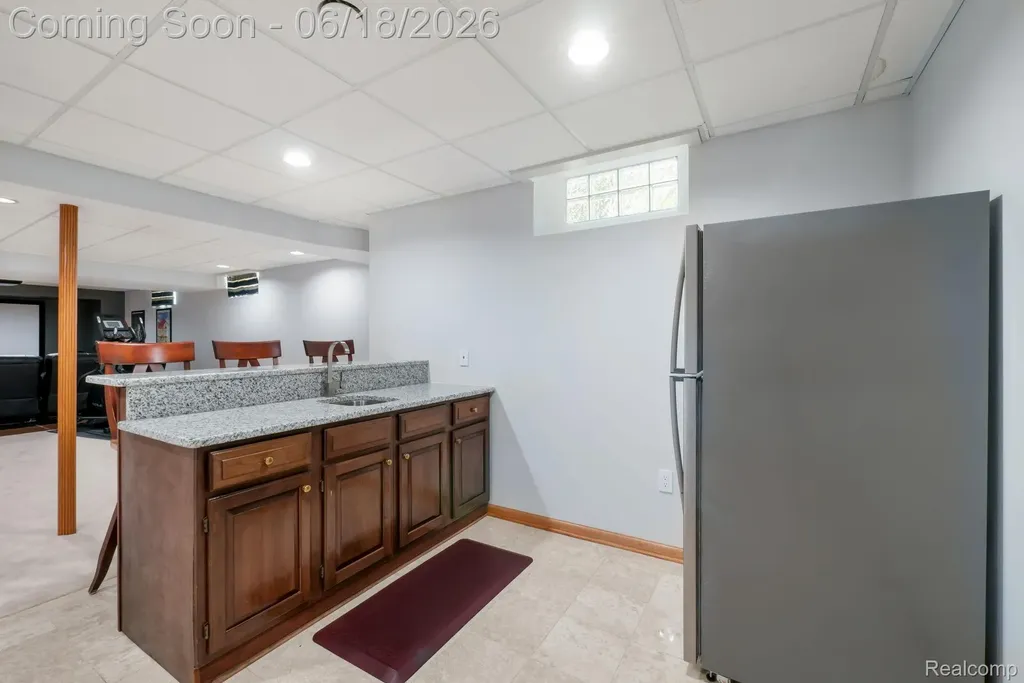 1902 Grayslake Drive Rochester Hills City MI 48306