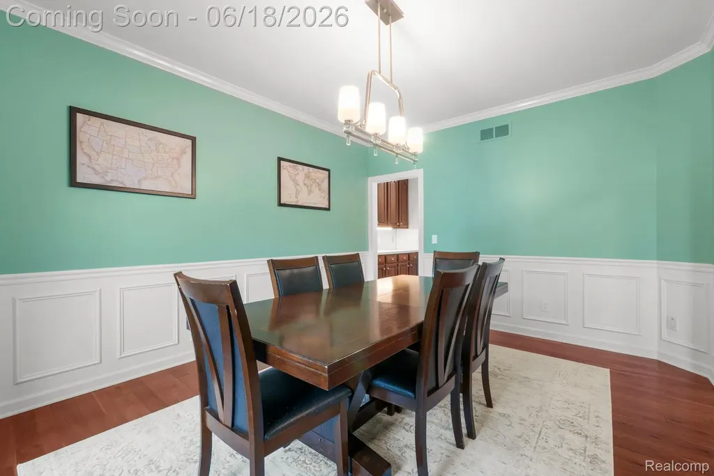 1902 Grayslake Drive Rochester Hills City MI 48306