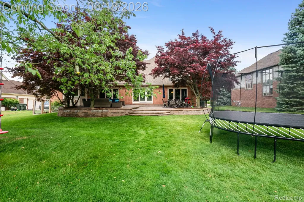1902 Grayslake Drive Rochester Hills City MI 48306
