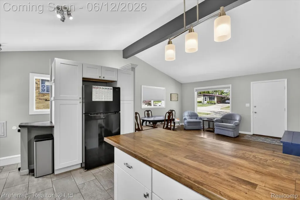 272 Lawson Street Saline City MI 48176