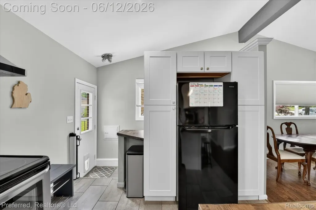 272 Lawson Street Saline City MI 48176