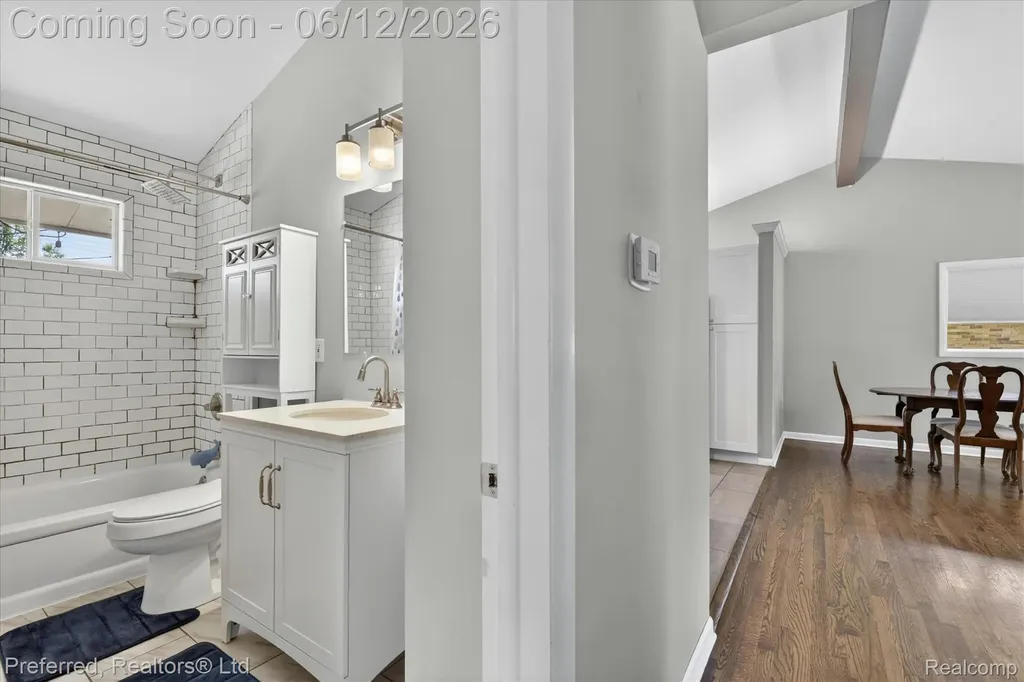 272 Lawson Street Saline City MI 48176