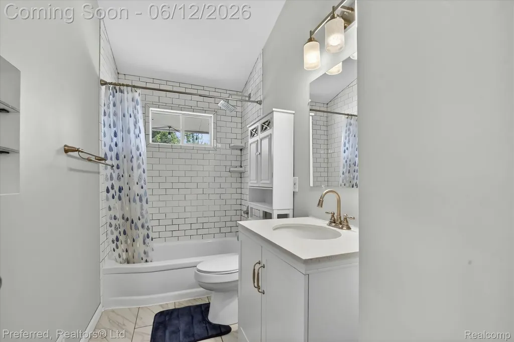272 Lawson Street Saline City MI 48176