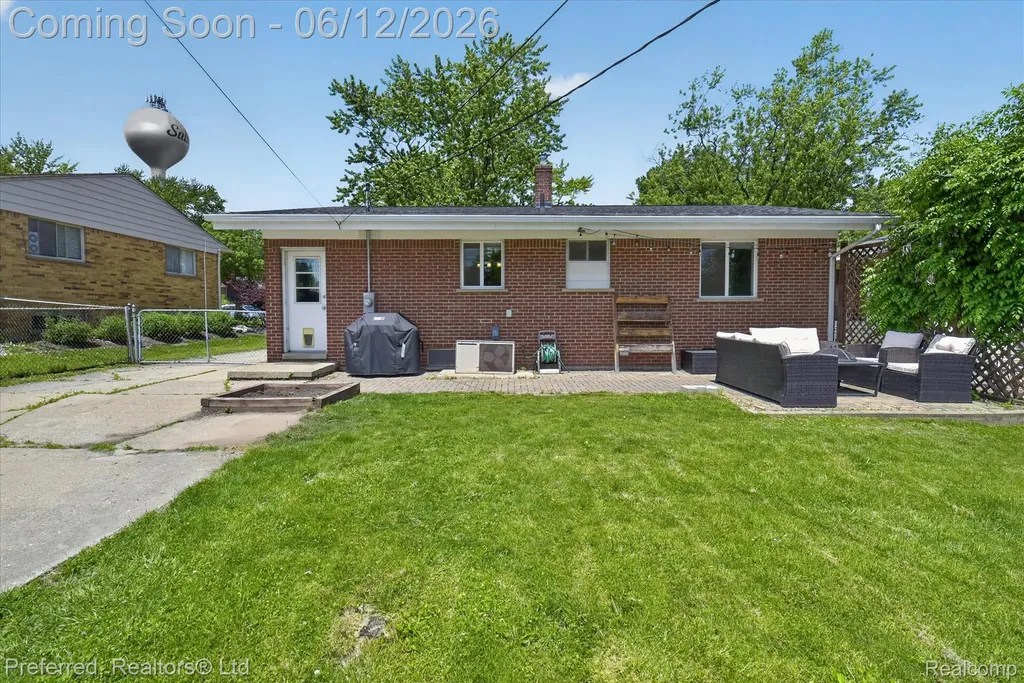 272 Lawson Street Saline City MI 48176