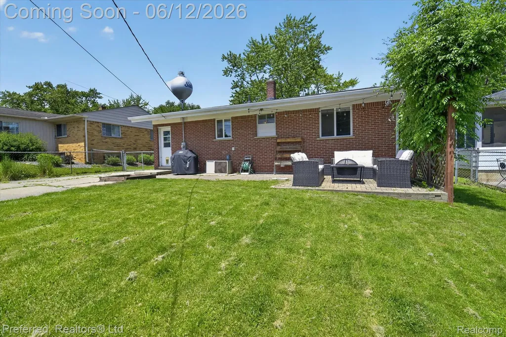 272 Lawson Street Saline City MI 48176
