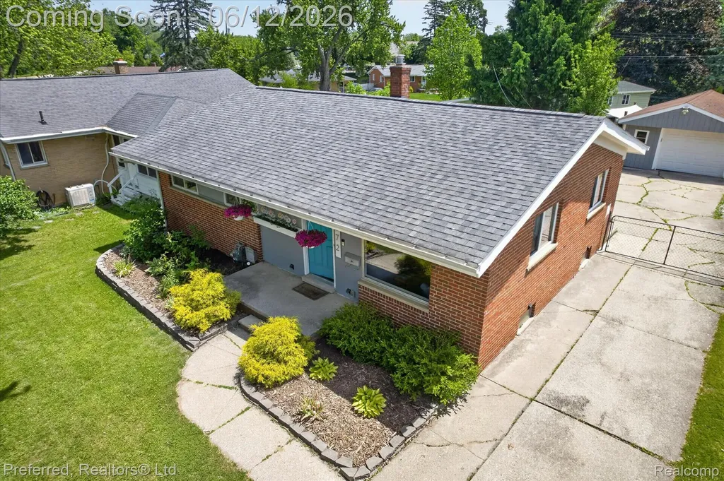272 Lawson Street Saline City MI 48176