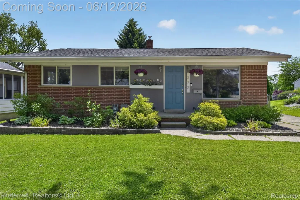 272 Lawson Street Saline City MI 48176