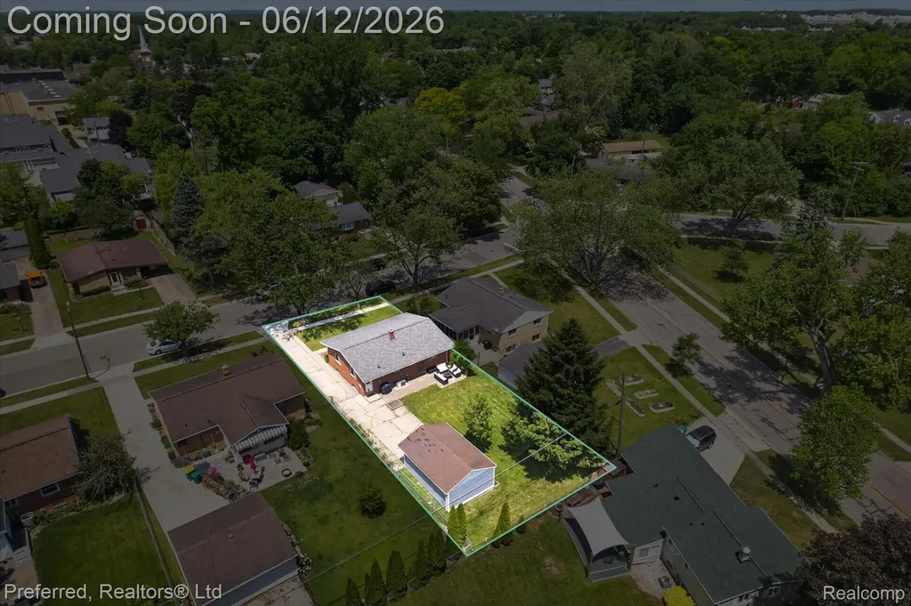 272 Lawson Street Saline City MI 48176