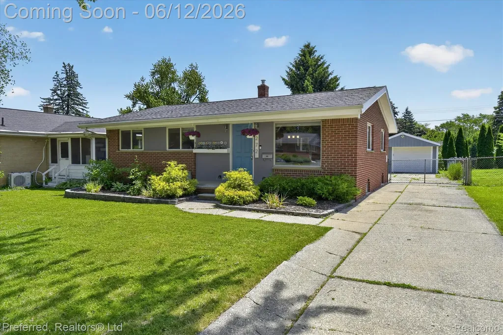 272 Lawson Street Saline City MI 48176